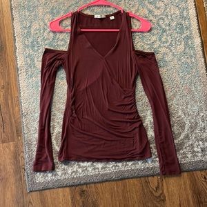 Abercrombie off the shoulder shirt size XS